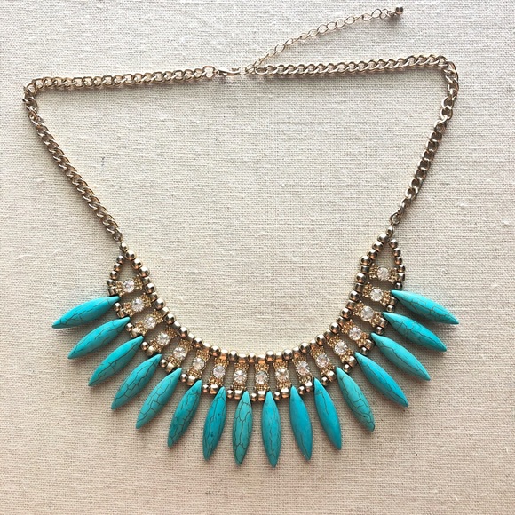 BCBGMaxAzria Jewelry - Beautiful turquoise necklace